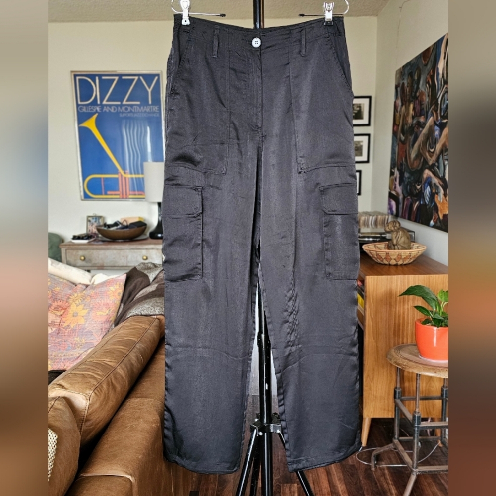 Náti Black Satin Cargo Pants